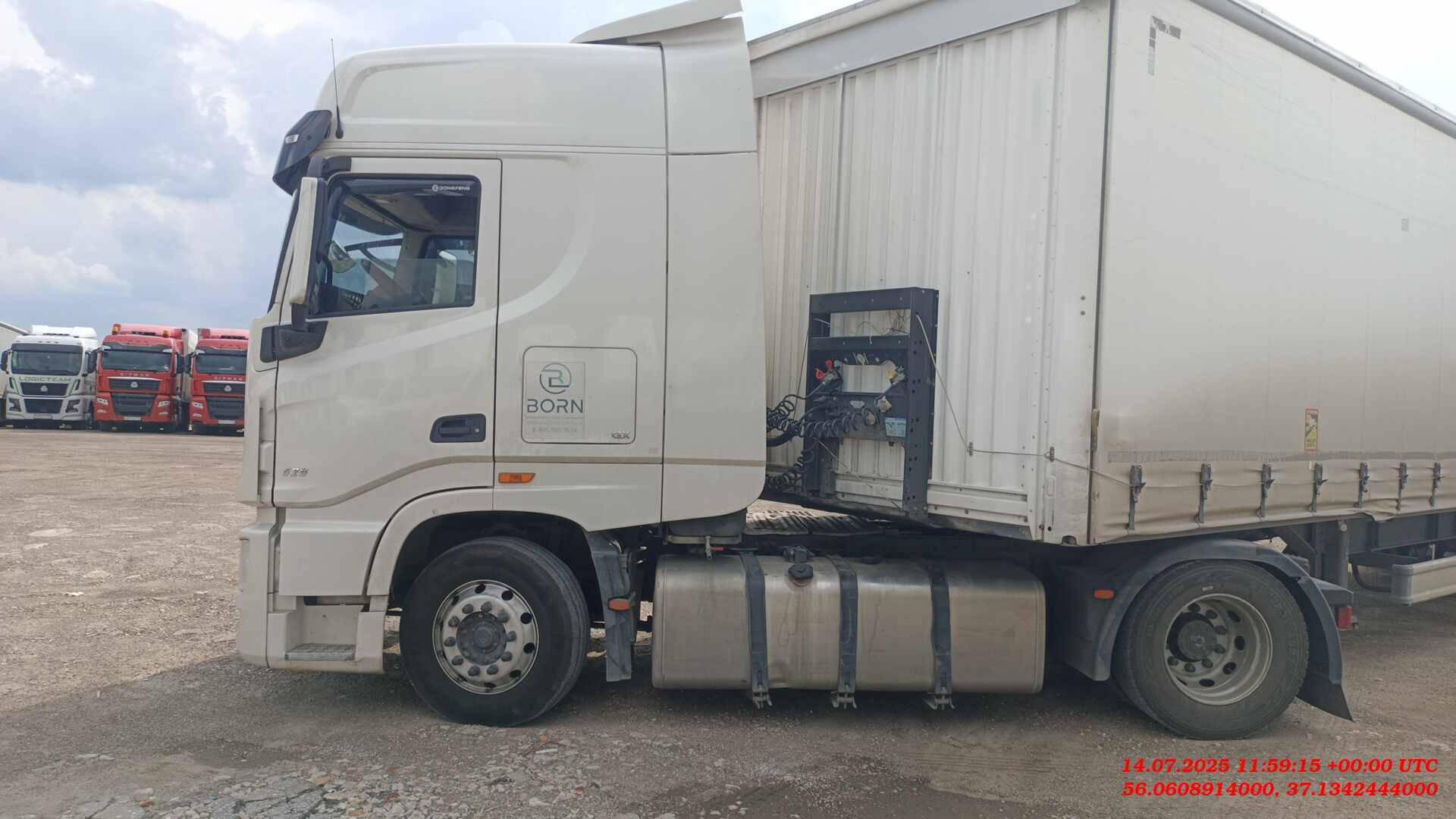 DongFeng GX DFH4180 4x2,  646 922 км, 2023 года в лизинг