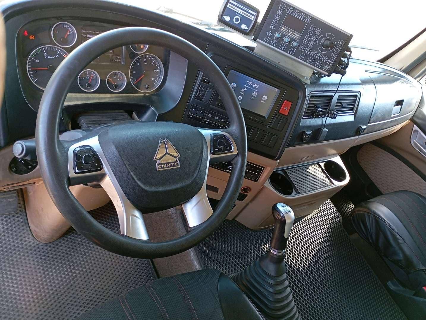 HOWO ZZ3256V384GE 6x4,  155 634 км, 2023 года в лизинг