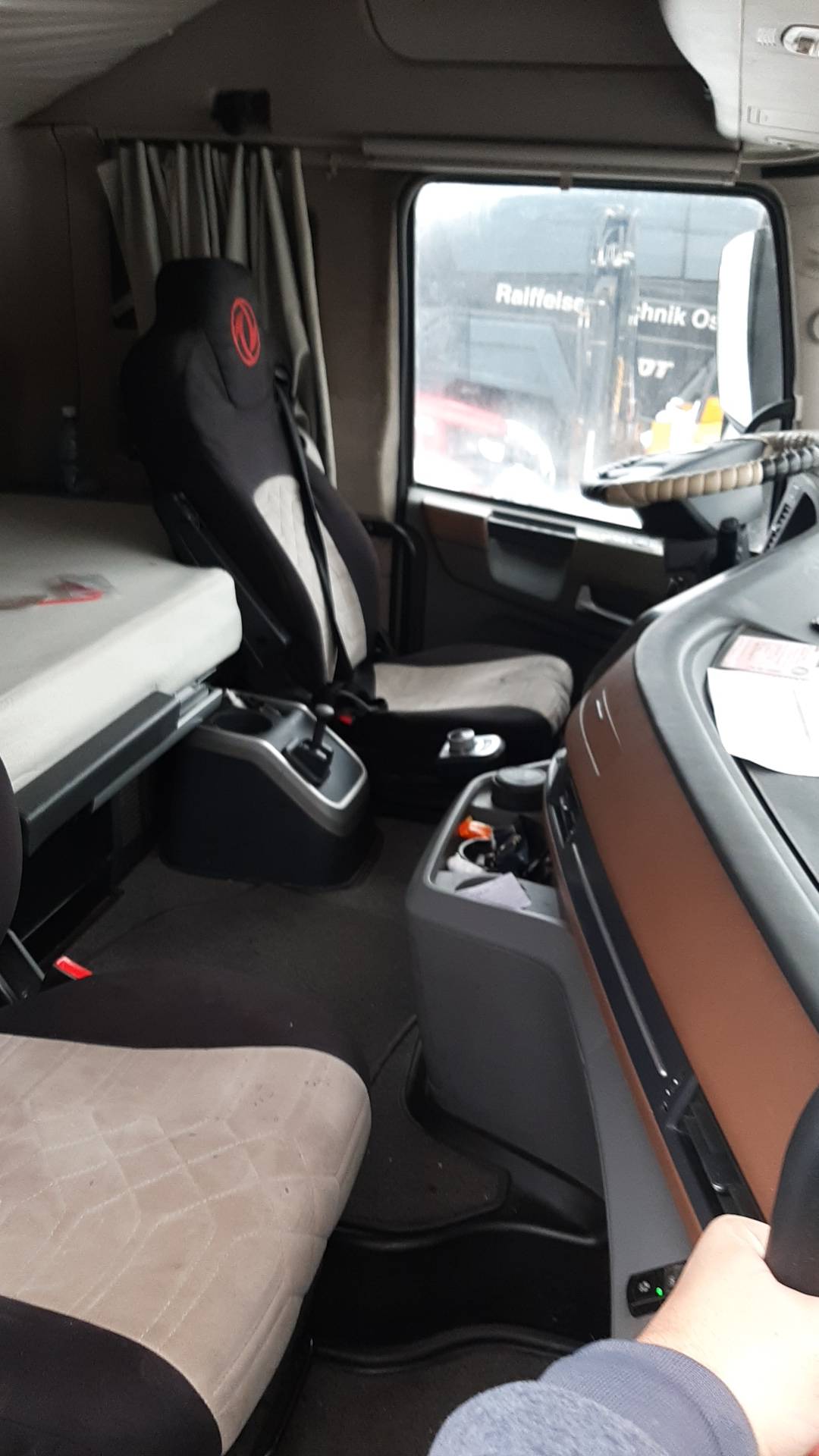 DongFeng GX DFH4180 4x2,  554 541 км, 2023 года в лизинг