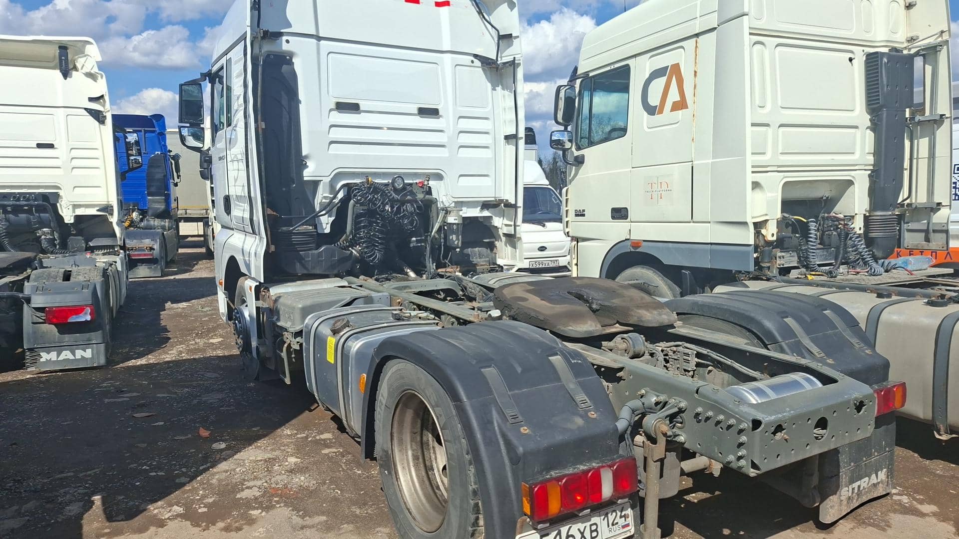 Sitrak ZZ4186V391HE,  355 096 км, 2023 года в лизинг