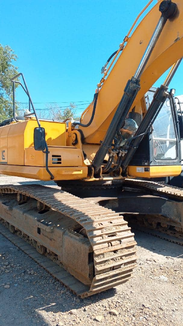 LiuGong CLG933E