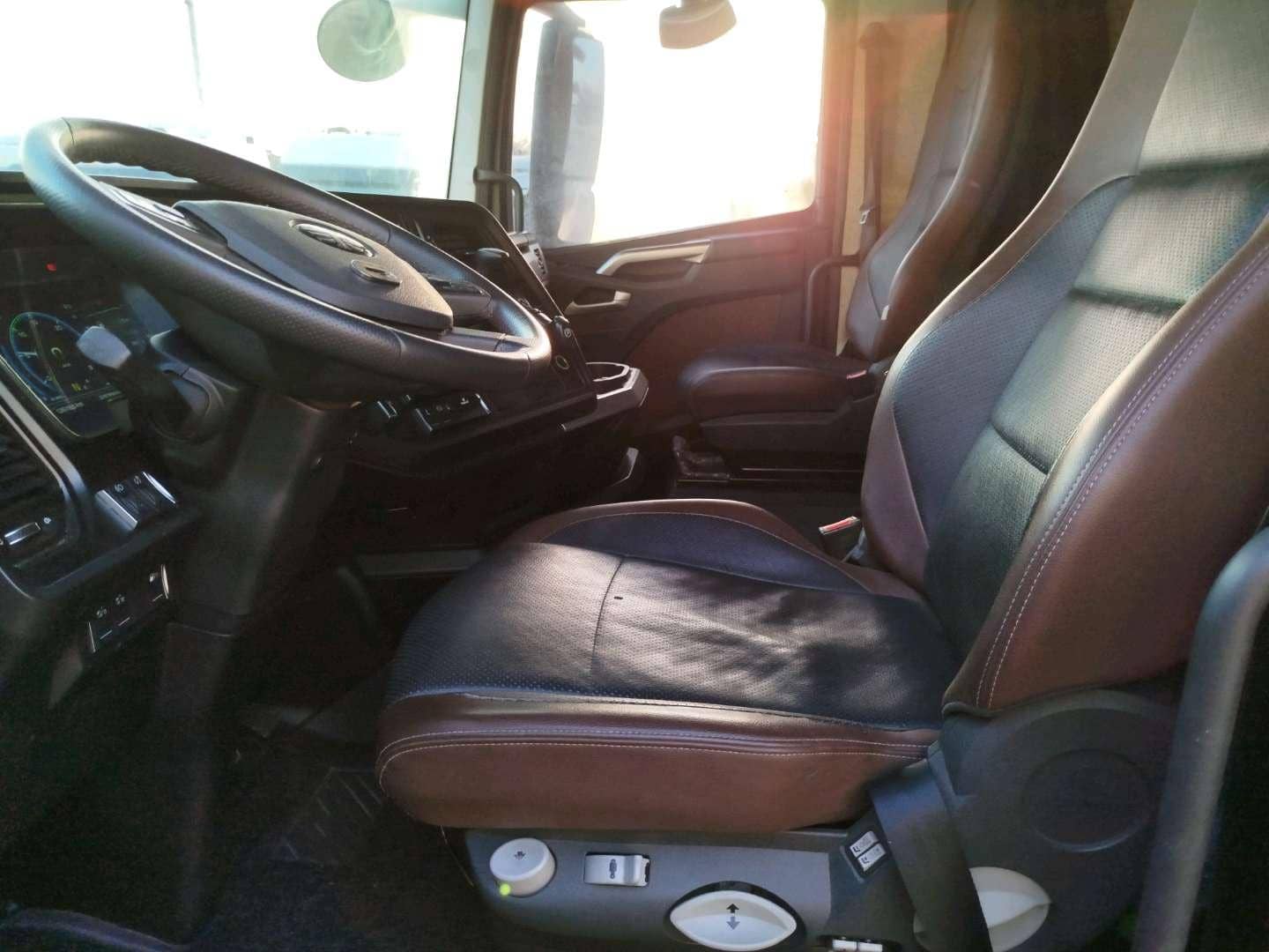 FAW CA4180P77K25E5 4x2,  322 768 км, 2023 года в лизинг