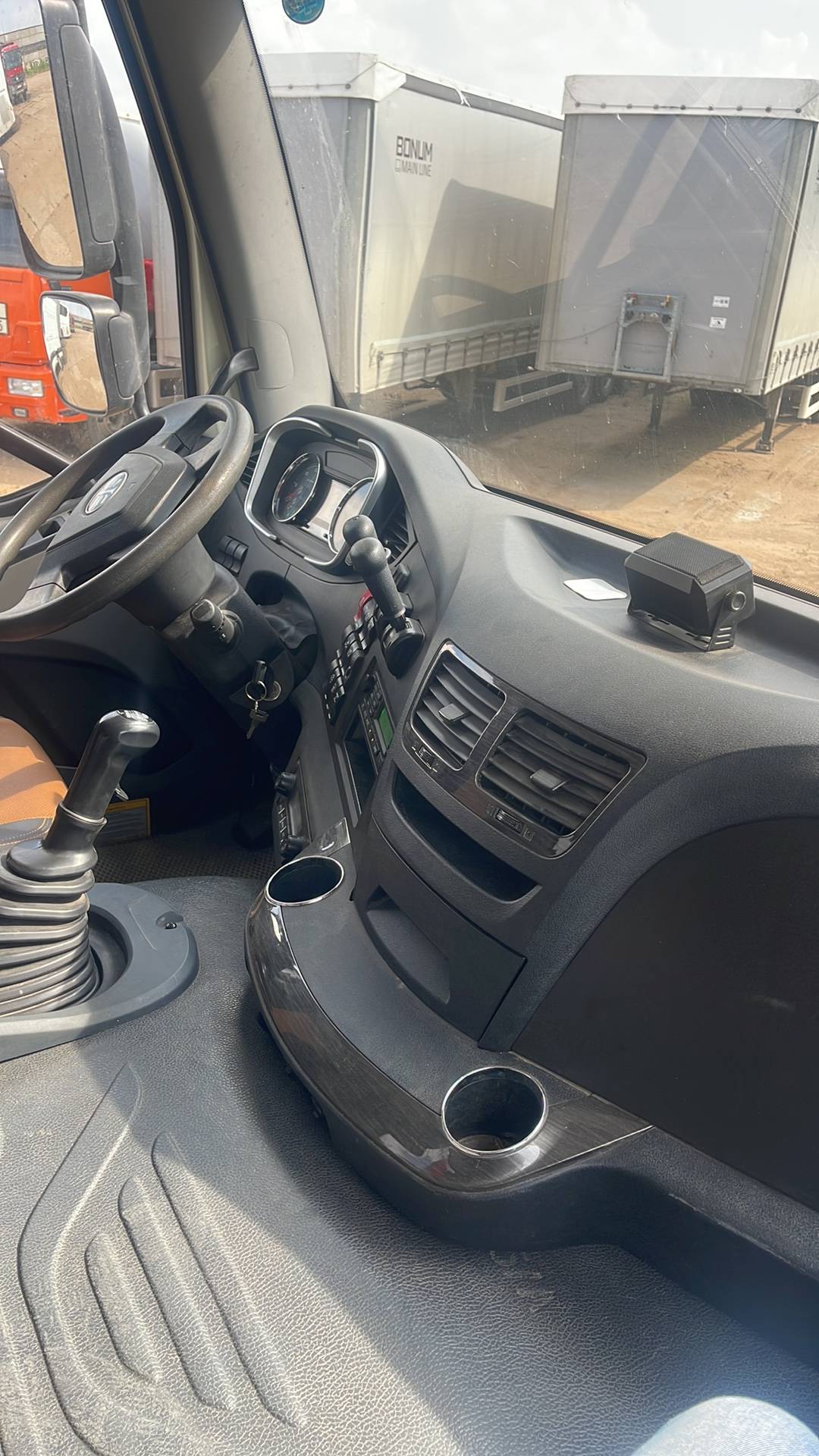 FAW CA3250P66K2T1E5  6х4,  19 078 км, 2023 года в лизинг