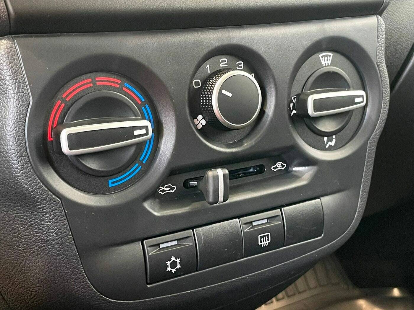 Lada Granta седан Comfort 1.6 90hp 5MT