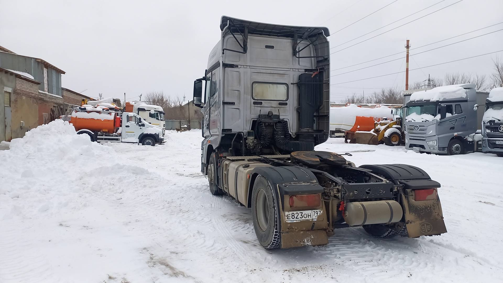 FAW CA4180P77K25E5 4x2,  346 638 км, 2023 года в лизинг