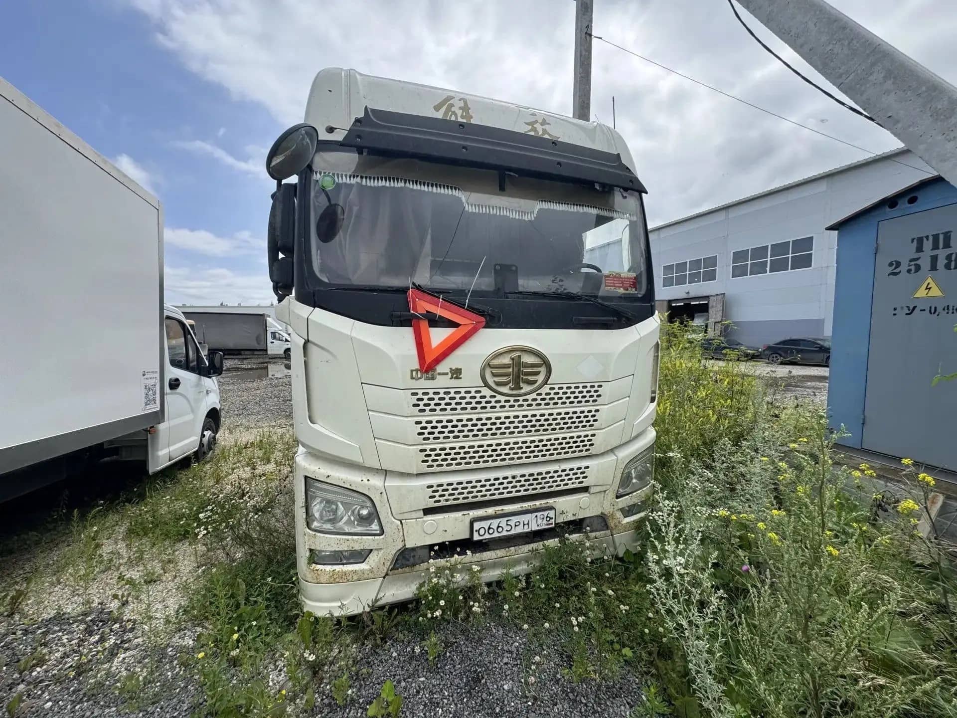 FAW CA4183P25K2NE6A80 4x2,  299 999 км, 2022 года в лизинг