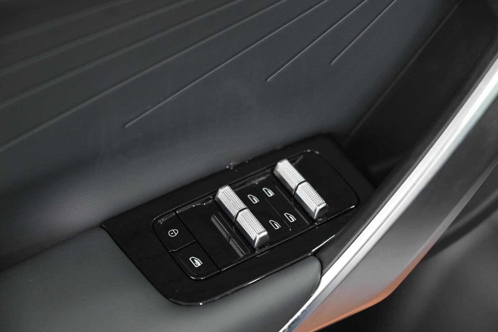 Geely Atlas Flagship 2.0T 8AT 4WD