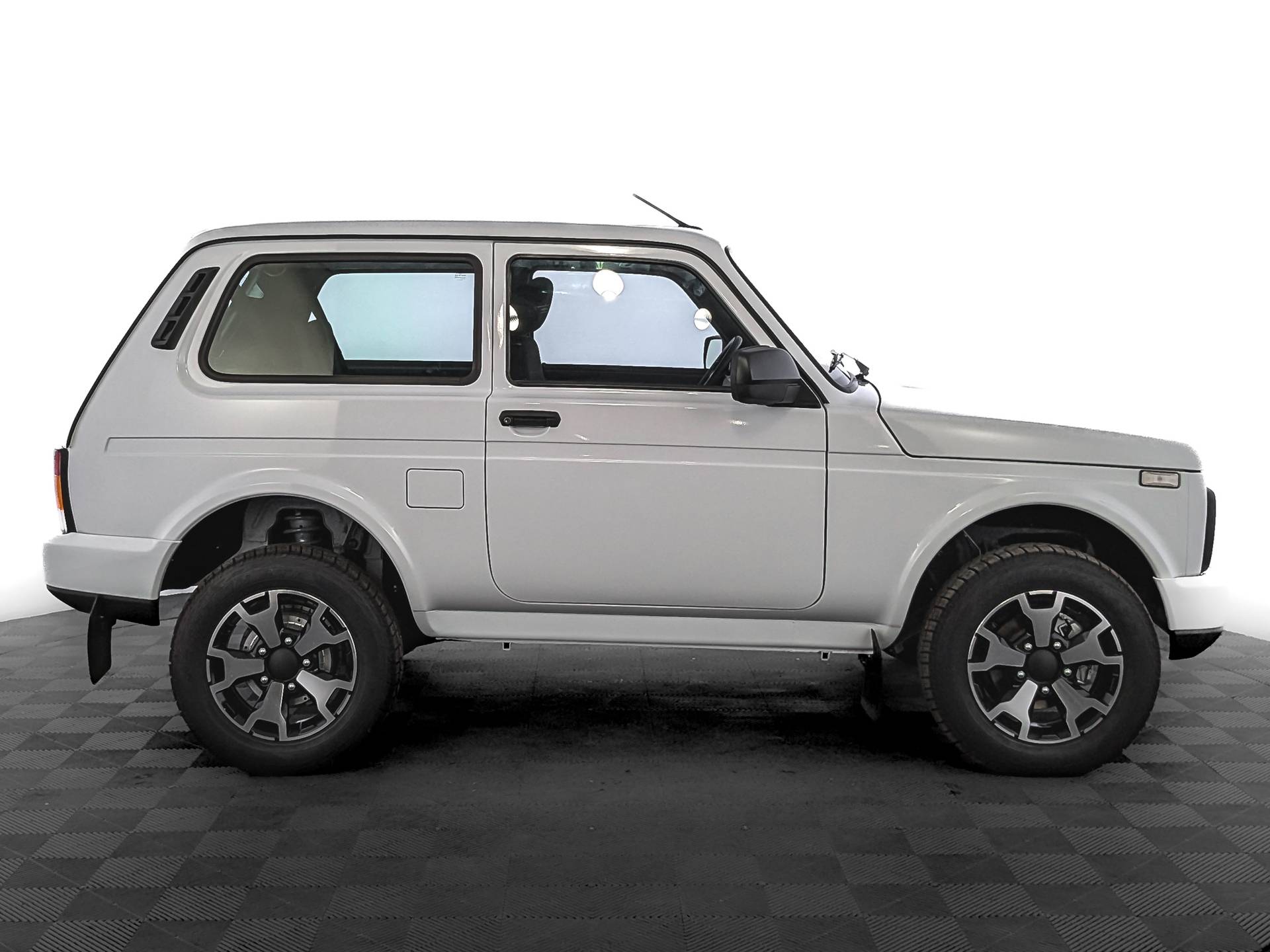 Lada Niva Legend 3 дв Urban 1.7 5MT