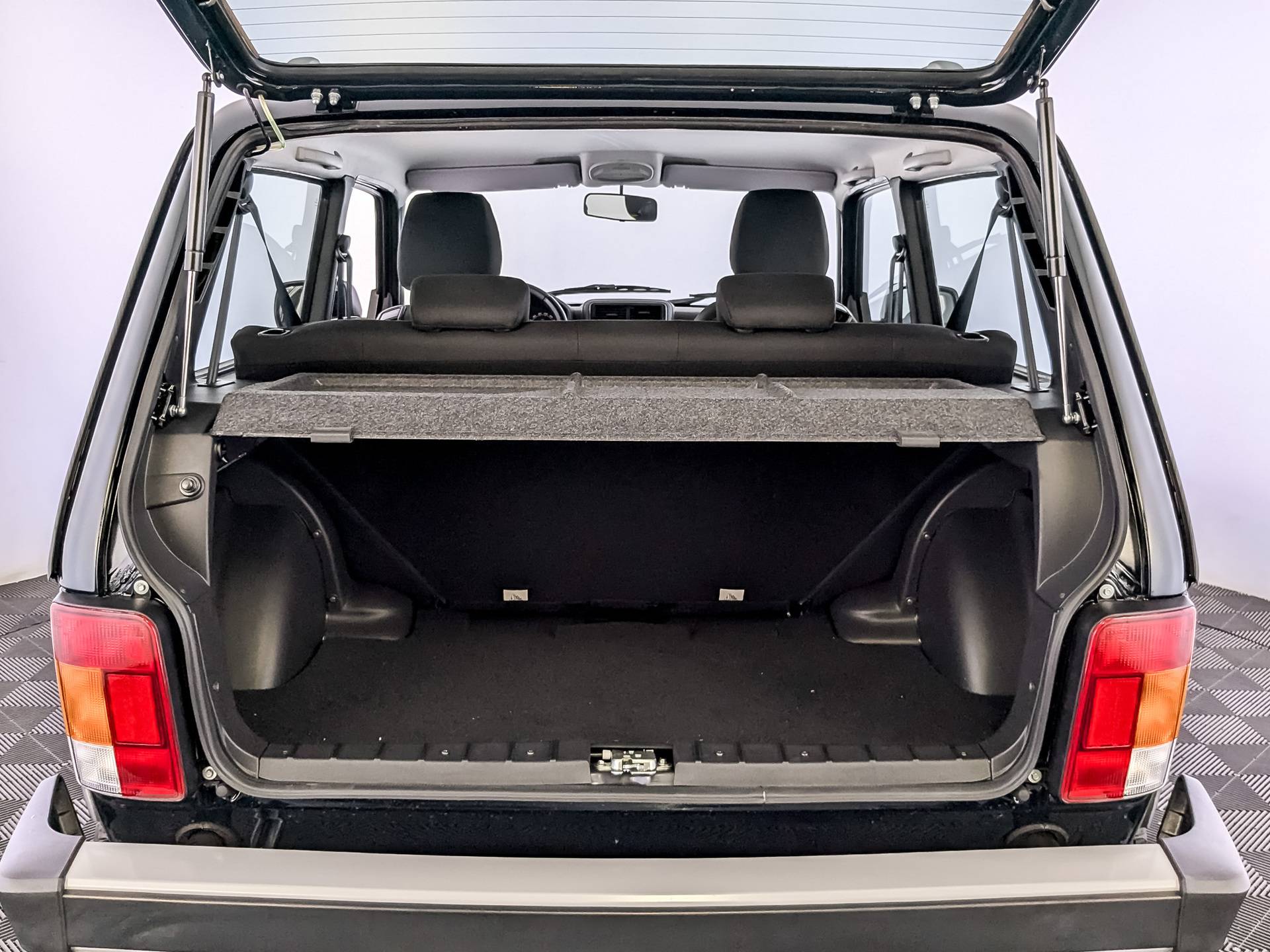 Lada Niva Legend Bronto Luxe 1.7 5MT
