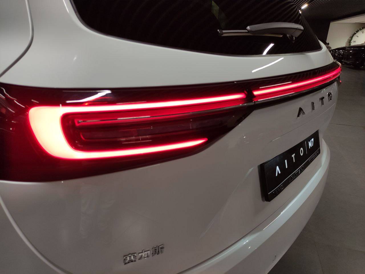 AITO M7 Luxury 4WD 6seats