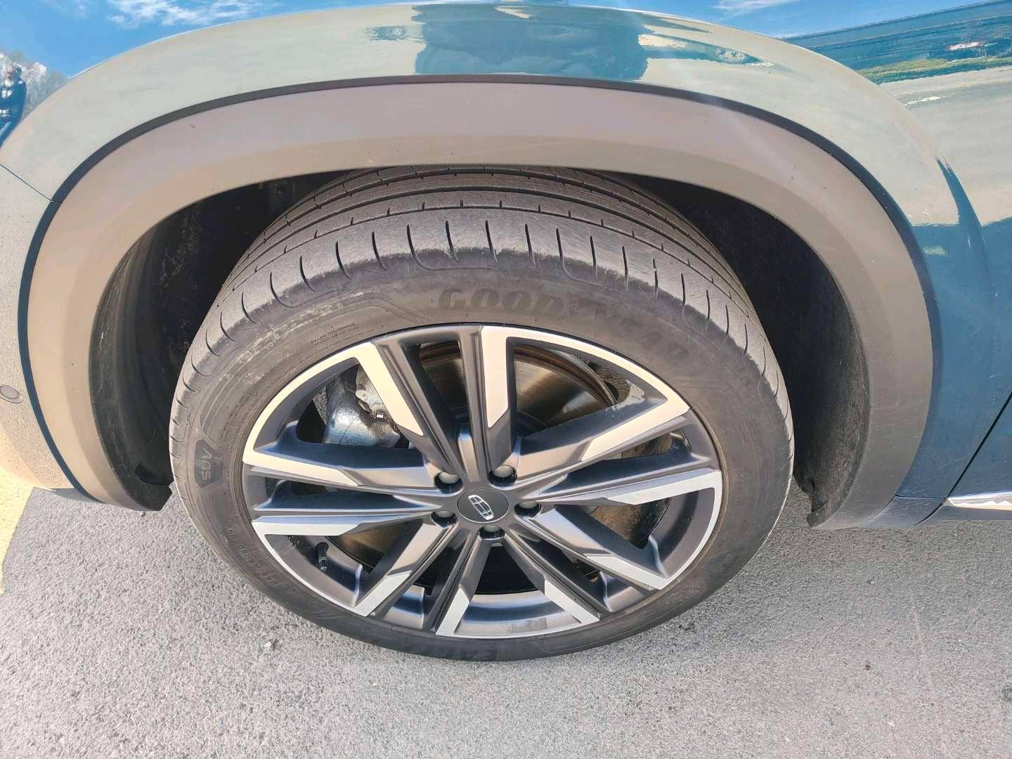 Geely Monjaro,  49 948 км, 2024 года в лизинг