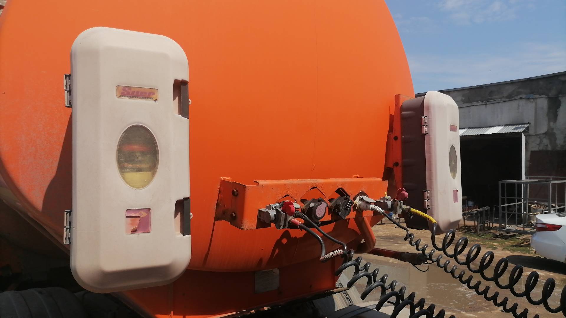 Сеспель Бензовоз SF3328 (964845), 2017 года в лизинг