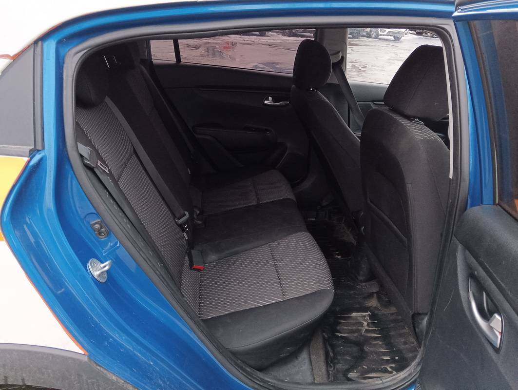 KIA Rio X-Line,  246 185 км, 2019 года в лизинг