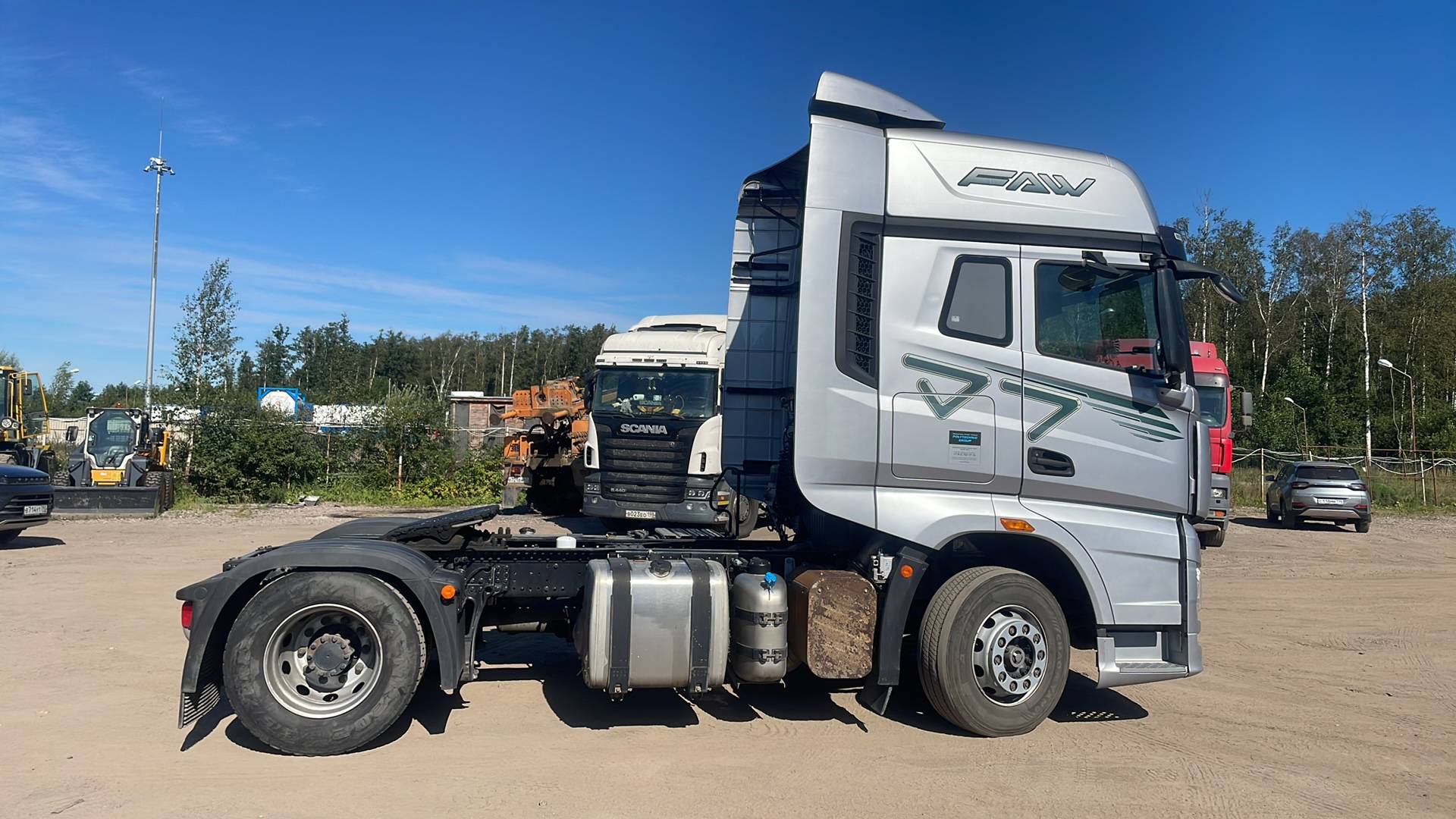 FAW CA4180P77K25E5 4x2,  201 421 км, 2023 года в лизинг