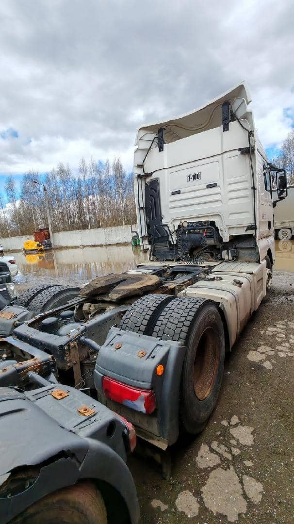 MAN TGX 18.440 4X2 BLS (XL),  937 637 км, 2015 года в лизинг