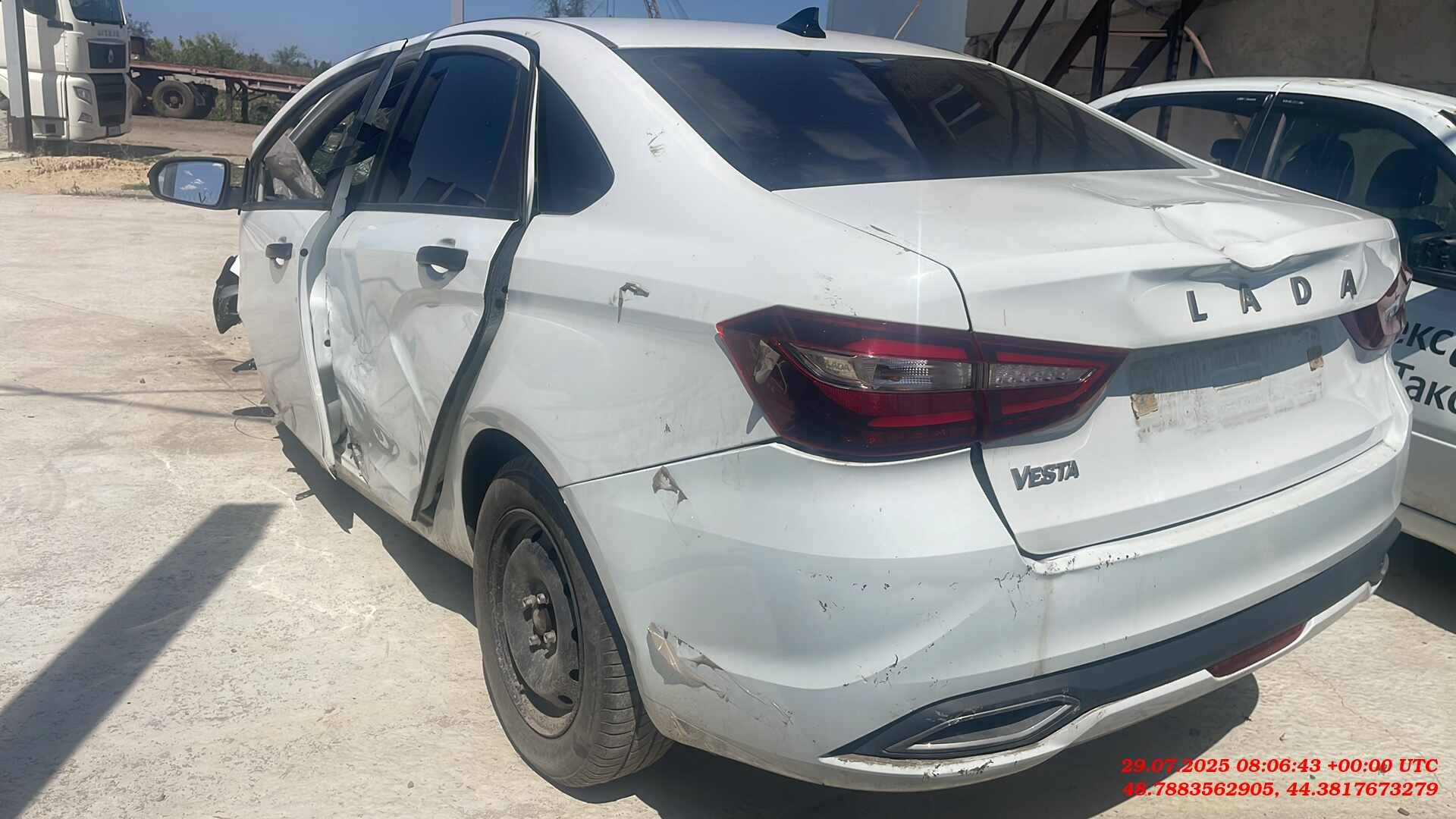 Lada Vesta седан,  50 000 км, 2023 года