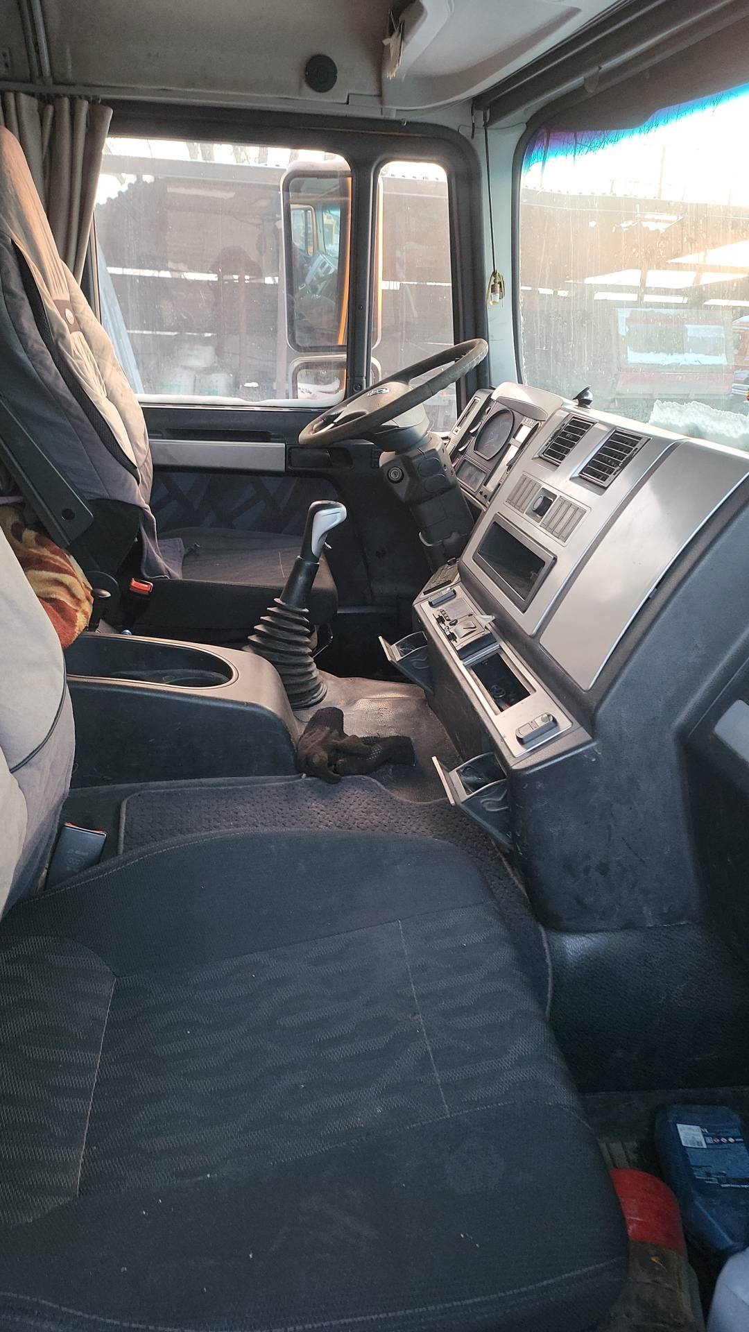 Shacman SX3318DT366 8x4,  130 000 км, 2021 года в лизинг