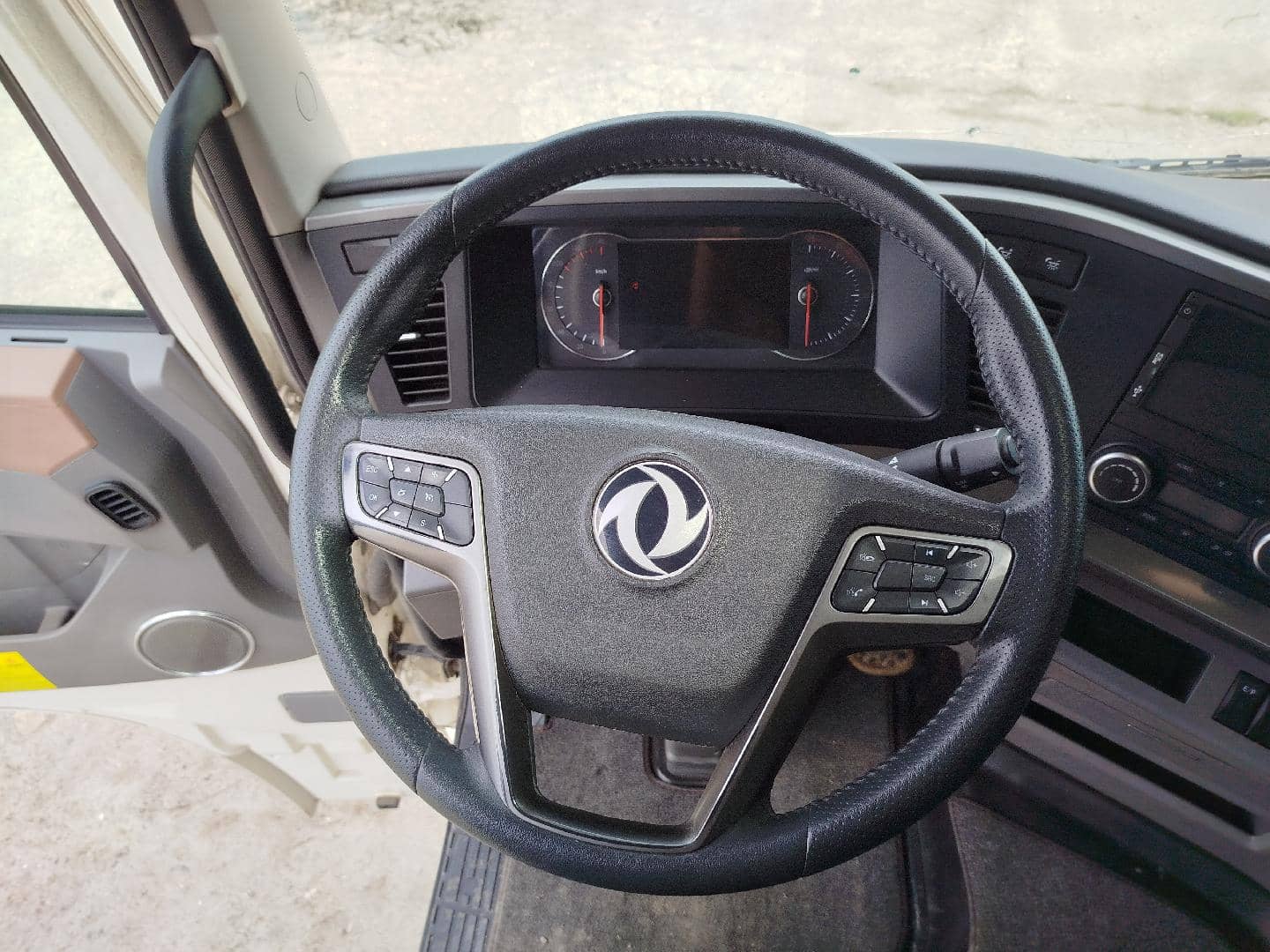 DongFeng GX D111A 4x2,  644 247 км, 2023 года в лизинг