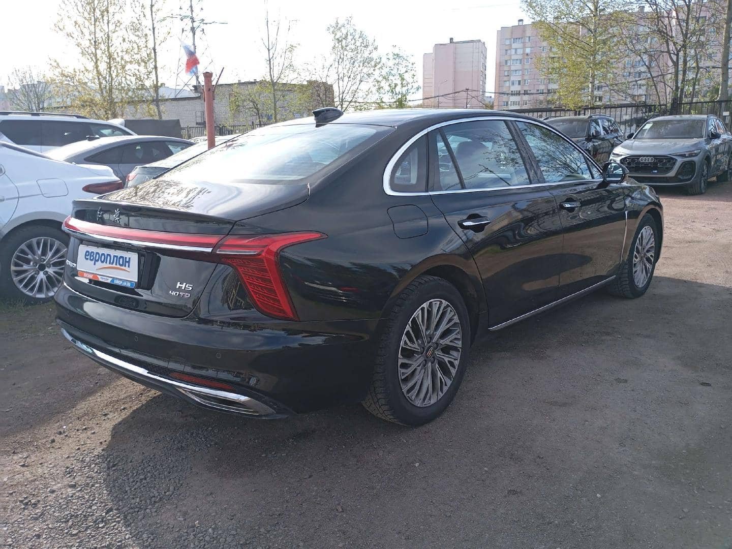 Hongqi H5,  71 255 км, 2024 года в лизинг