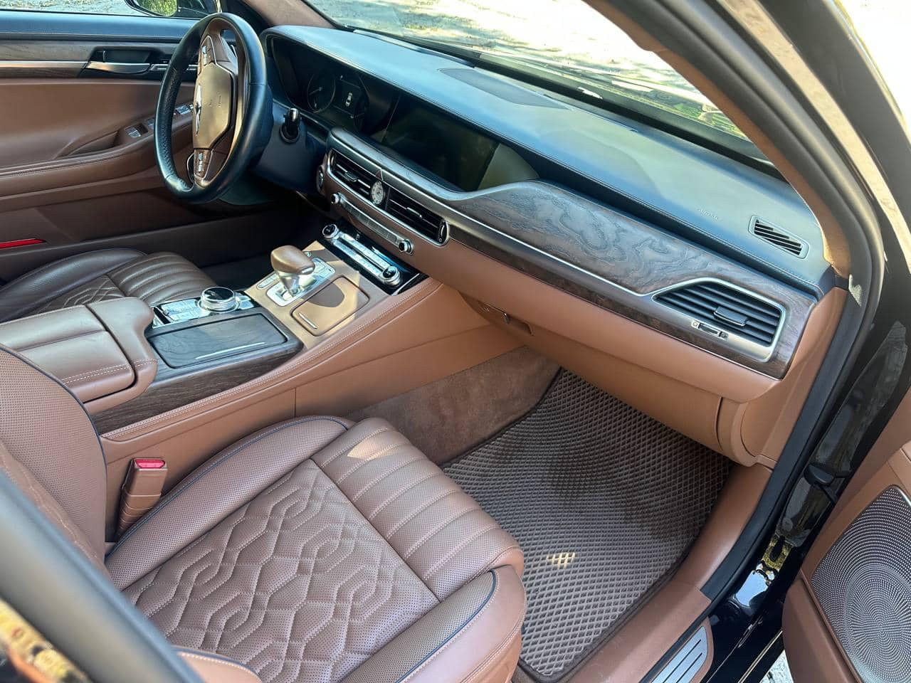 Genesis G90,  60 000 км, 2020 года в лизинг
