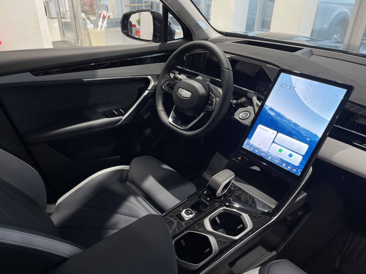 Geely Atlas Флагман 2.0Т АТ полный привод