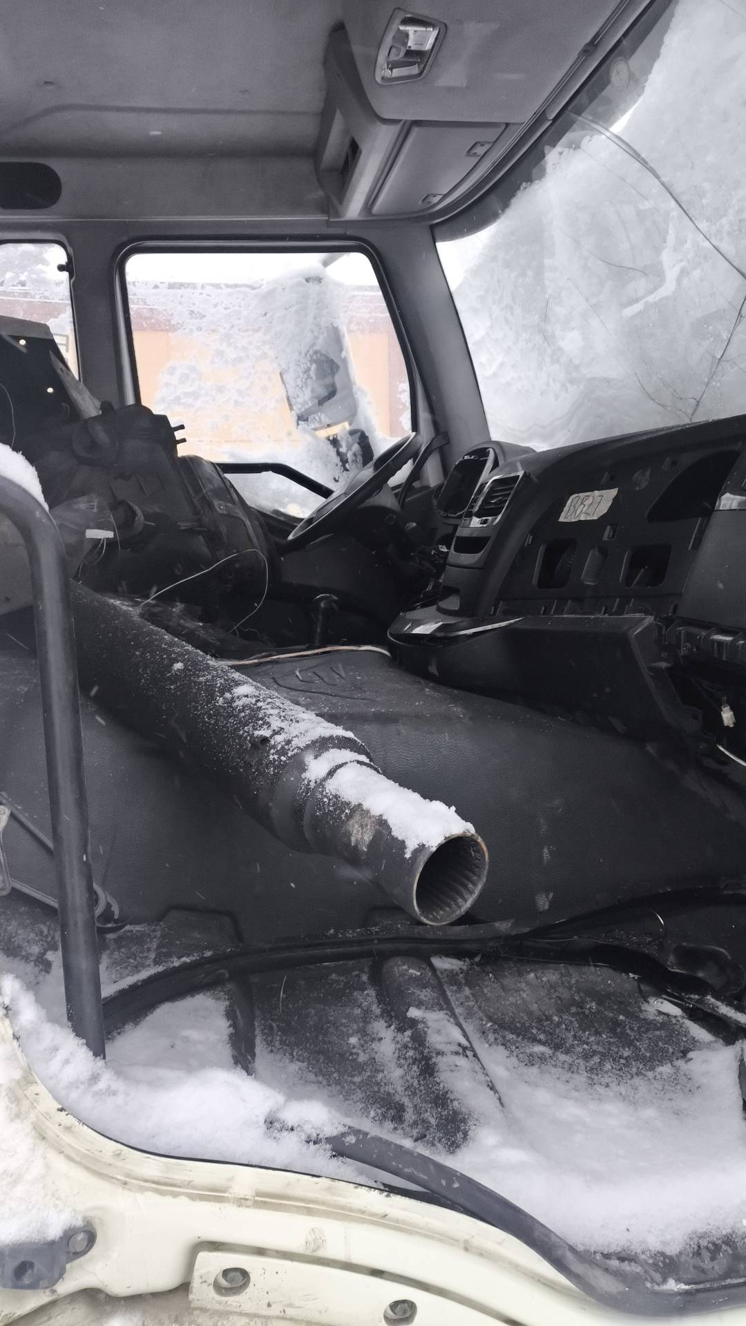 FAW CA3311P66K24T4E5 8х4,  100 000 км, 2022 года