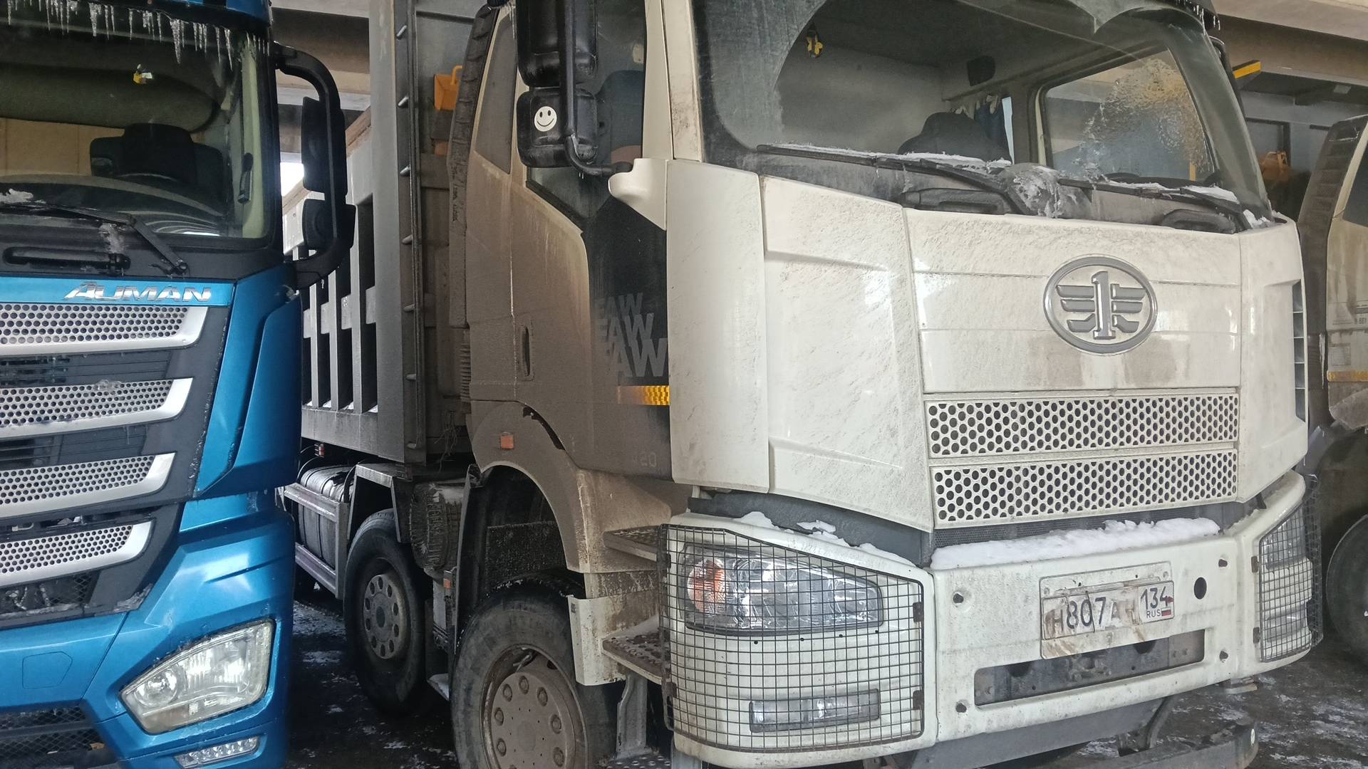 FAW CA3310P66K24T4E5 8х4,  179 856 км, 2023 года в лизинг