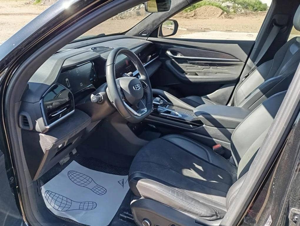 Geely Monjaro,  58 646 км, 2024 года в лизинг