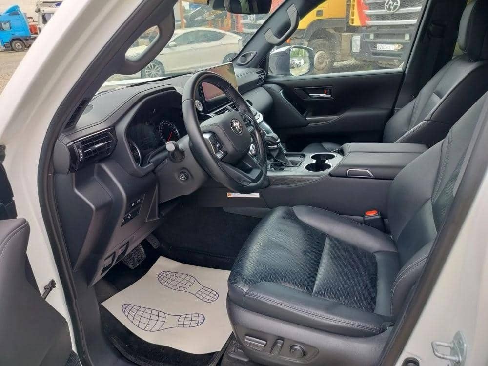 Toyota Land Cruiser 300,  139 152 км, 2021 года в лизинг