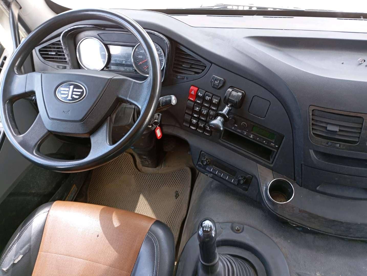 FAW CA3310P66K24T4E4 8x4 (E4),  222 669 км, 2022 года в лизинг