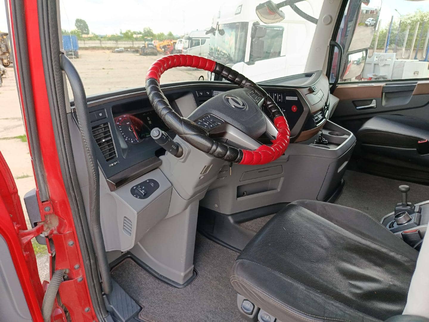 DongFeng DFH4180 4x2 (KX, Евро-6),  493 364 км, 2023 года в лизинг