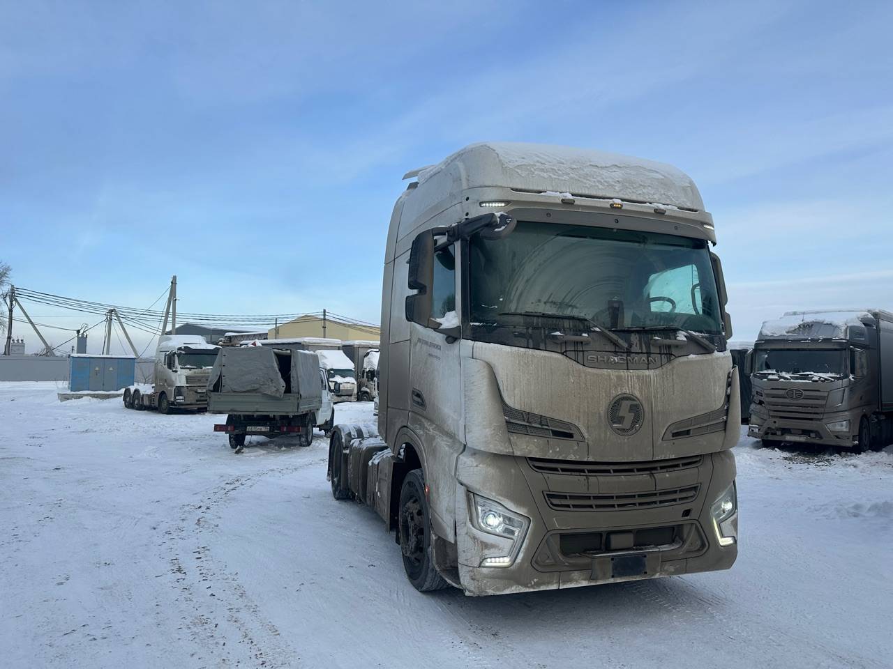 Shacman SX4188YY381,  215 706 км, 2023 года в лизинг