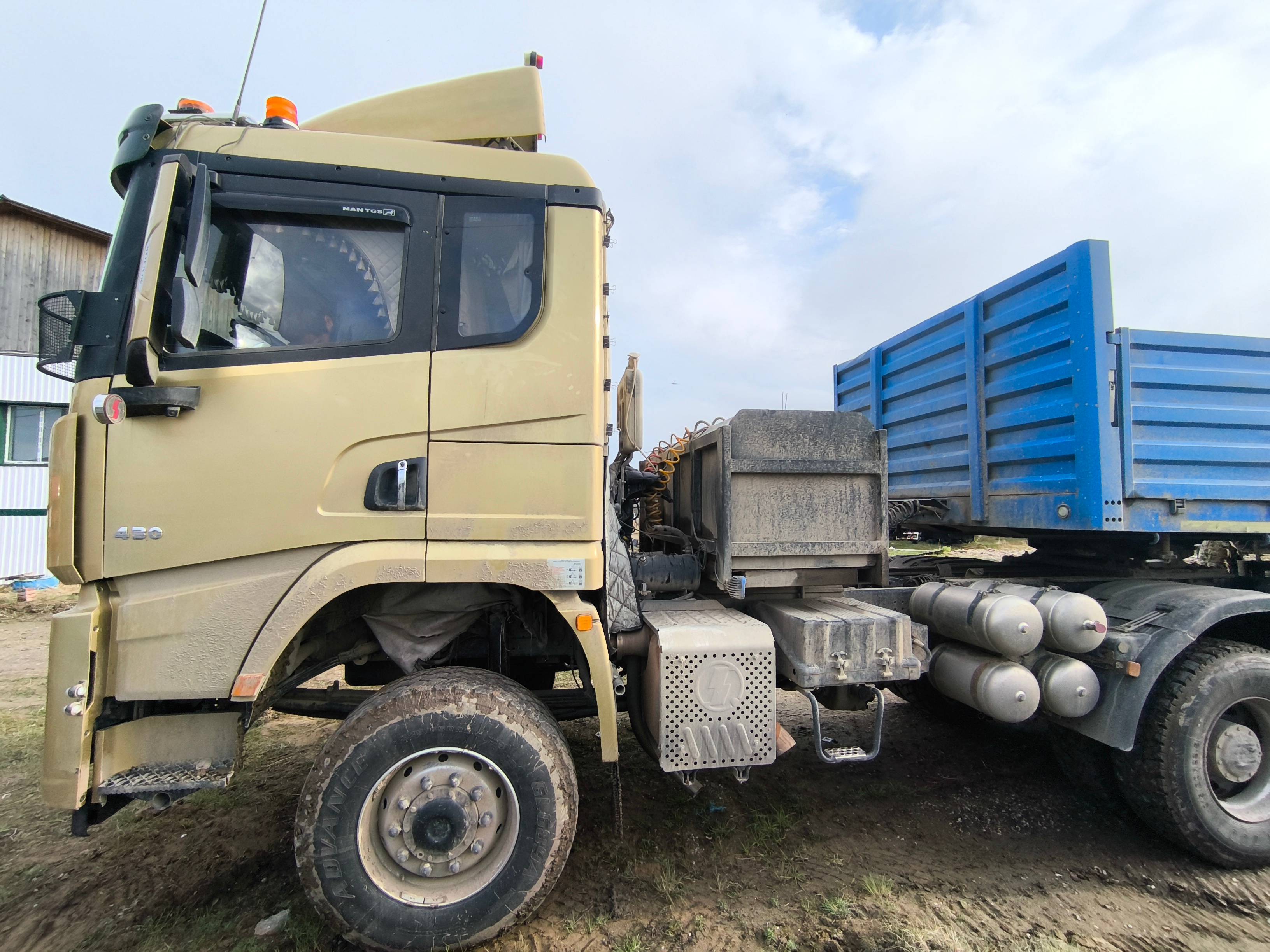 Shacman SX42586V385,  75 691 км, 2023 года в лизинг