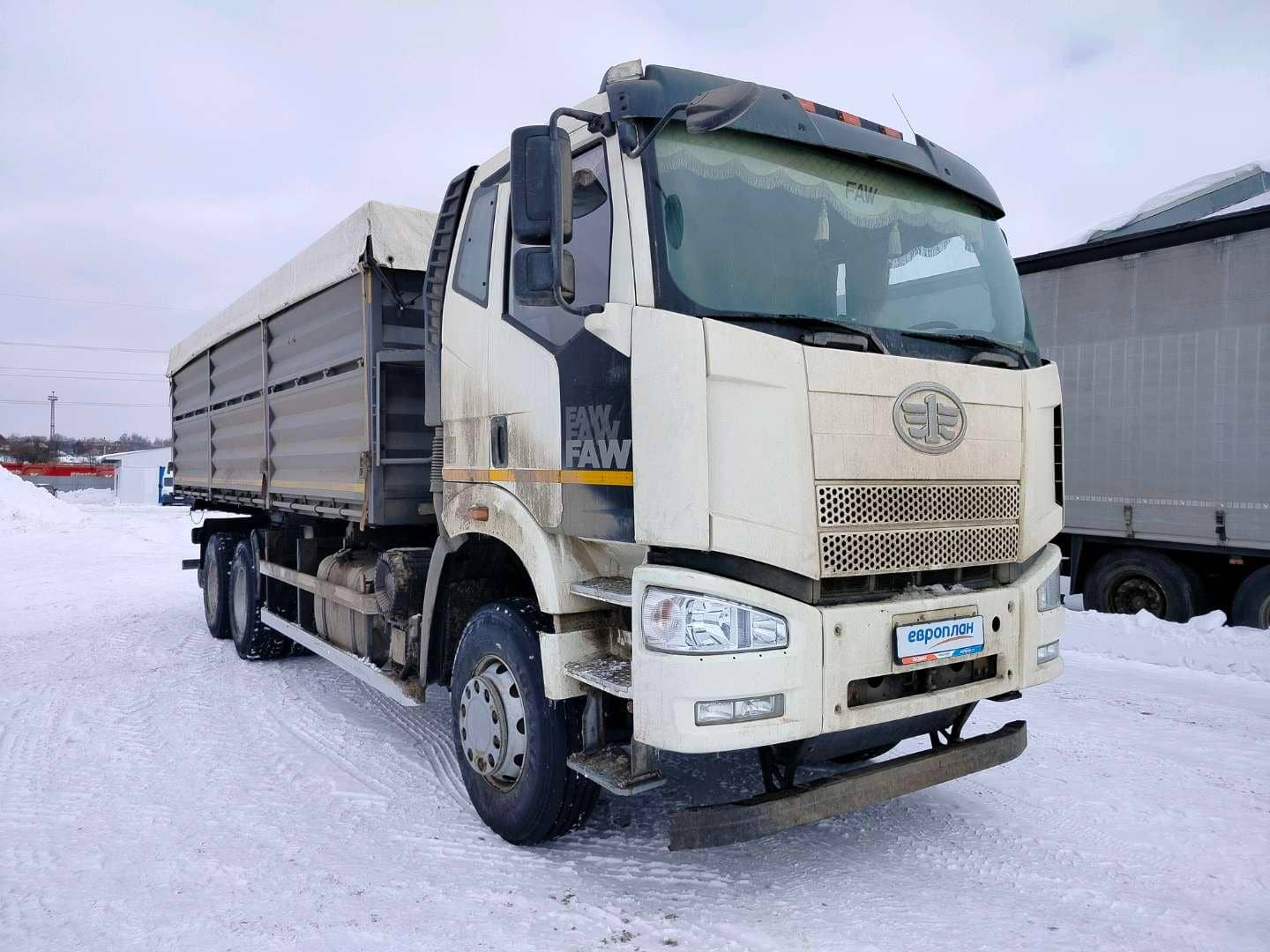 FAW CA3250P66K24T1E5 6х4,  108 419 км, 2023 года в лизинг