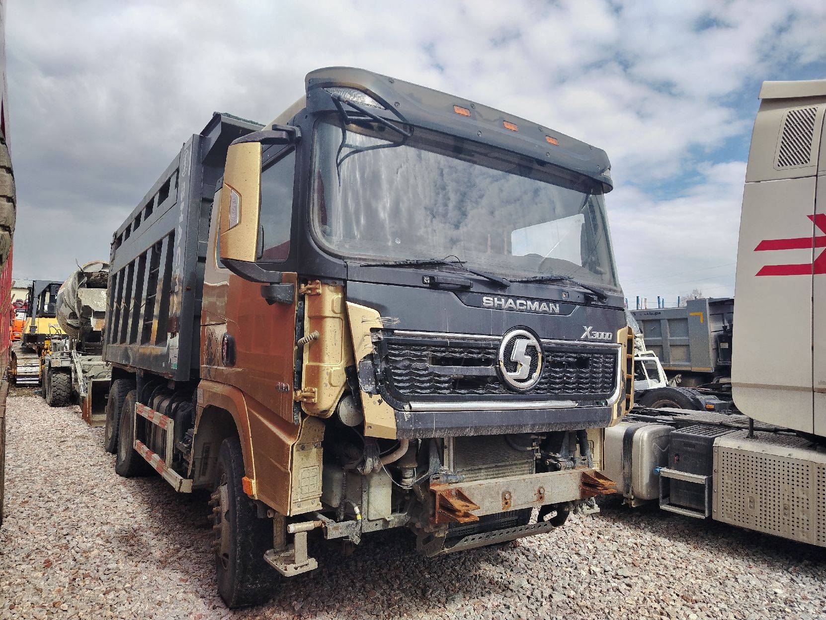 Shacman SX32586V384,  115 000 км, 2023 года