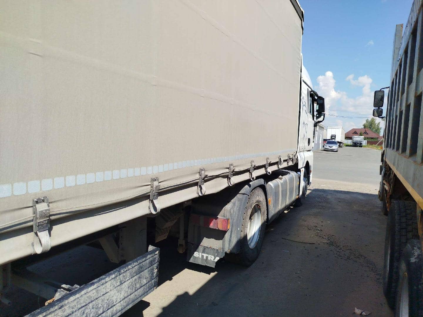 Sitrak ZZ4186V391HE,  217 749 км, 2023 года в лизинг