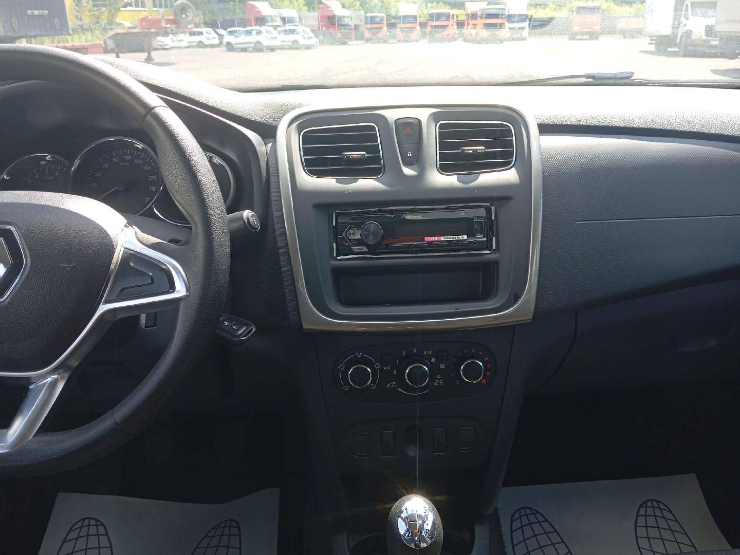 Renault Logan II,  163 107 км, 2019 года в лизинг