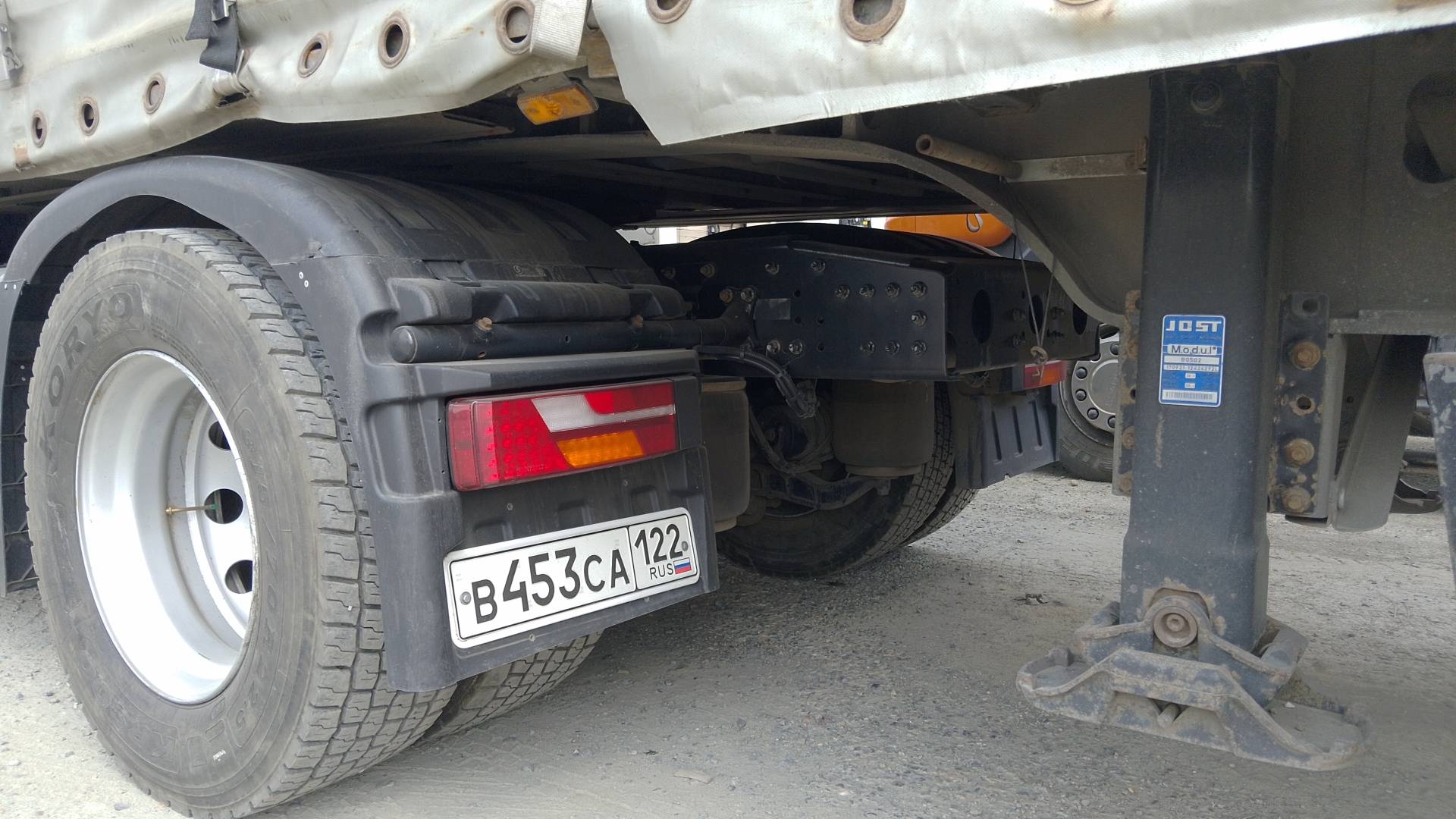 Shacman SX4188YY381,  361 991 км, 2023 года в лизинг