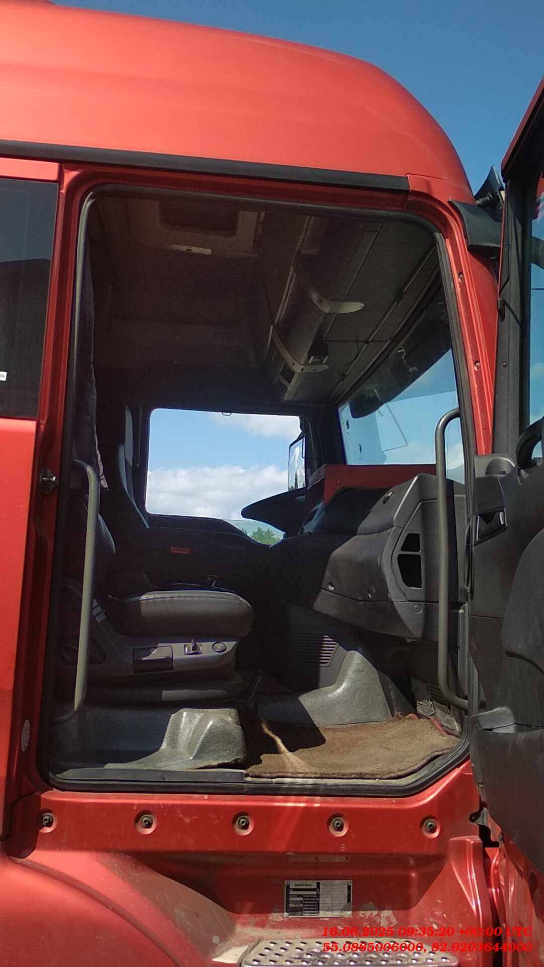 Sitrak C7H 4x2 ZZ4186V361HE,  489 899 км, 2022 года в лизинг