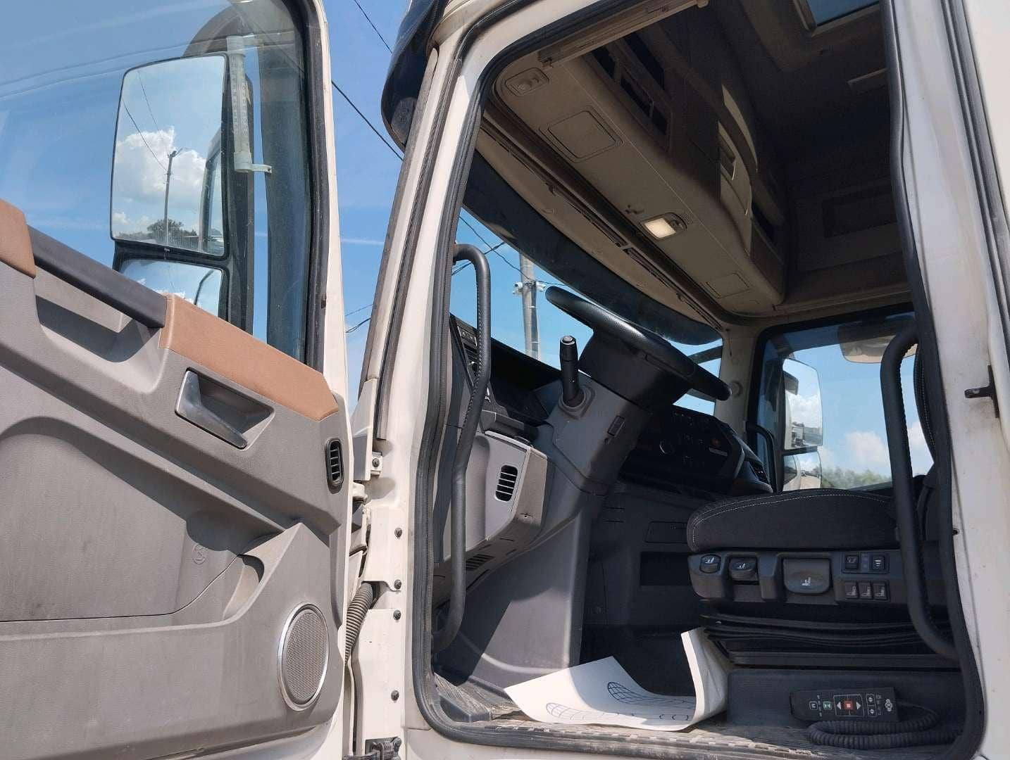 DongFeng GX DFH4180 4x2,  302 464 км, 2024 года в лизинг