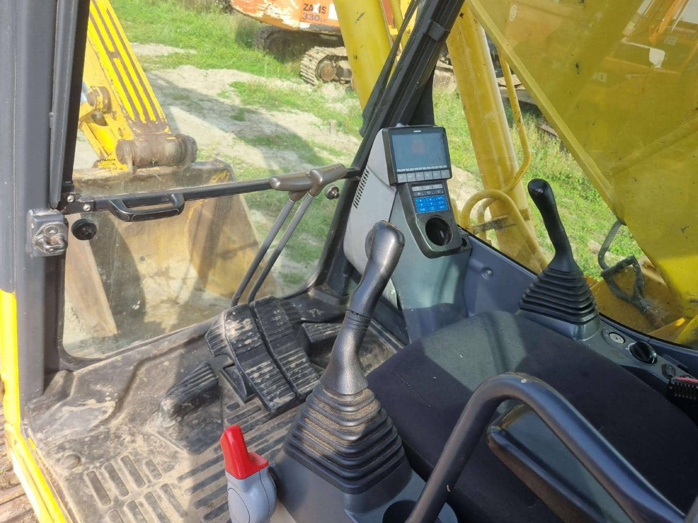 KOMATSU PC220-8MO, 2016 года в лизинг