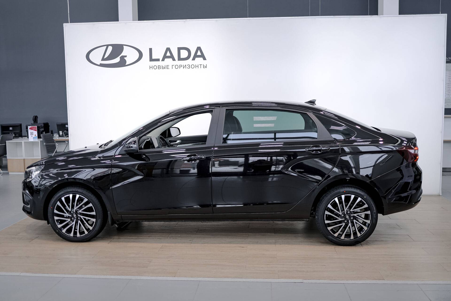 Lada Aura 1.8 CVT 2WD Status