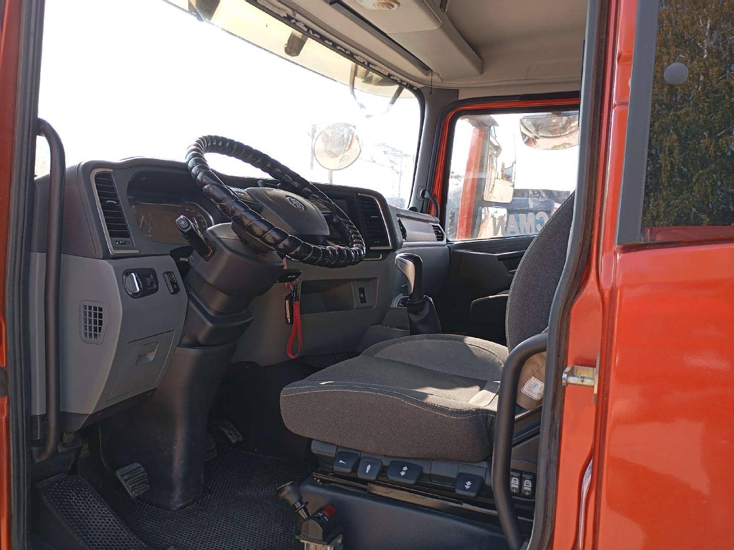Shacman SX32586V384,  59 651 км, 2024 года в лизинг