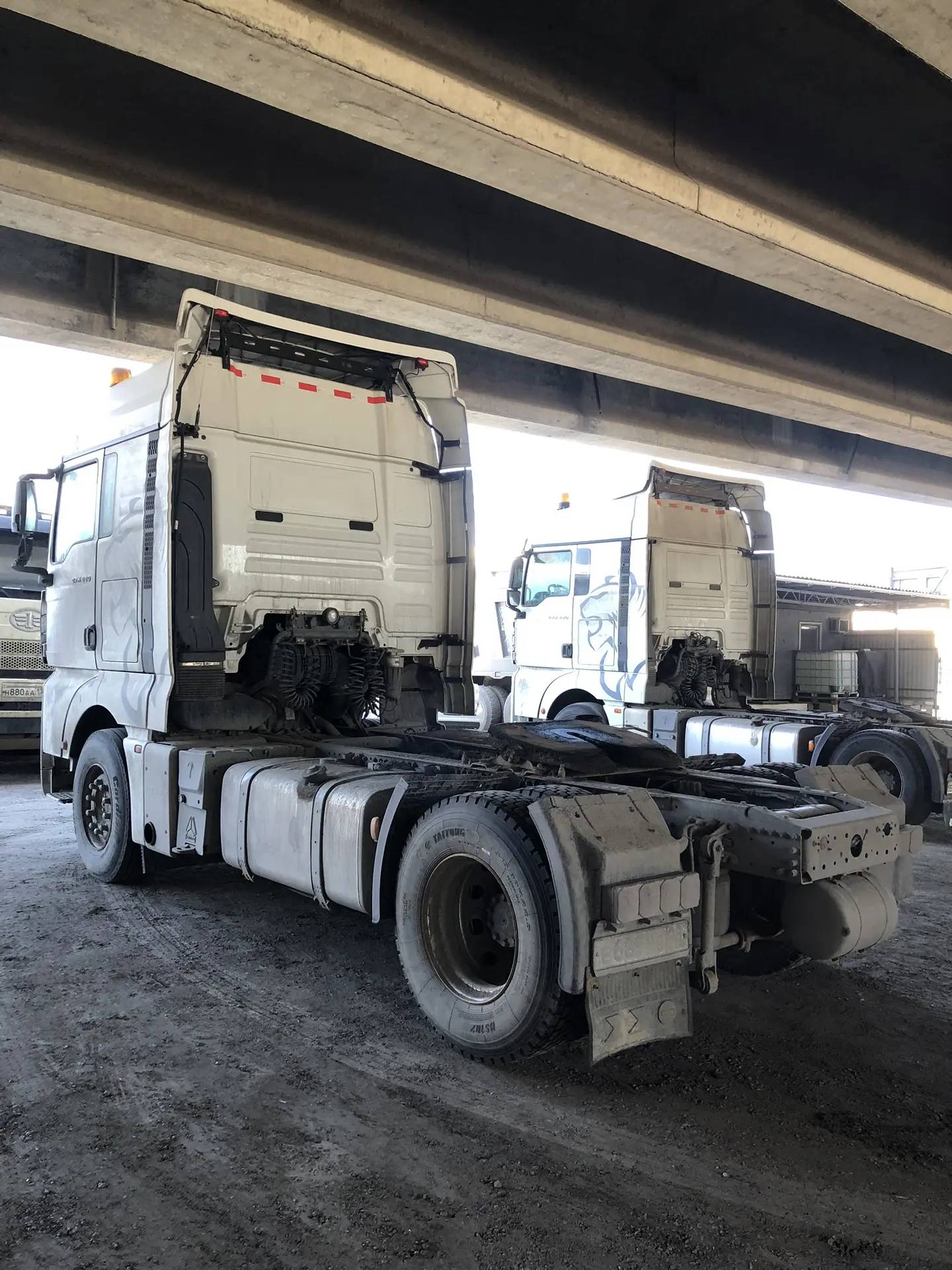 Sitrak C7H 4x2 ZZ4186V361HE,  397 475 км, 2023 года в лизинг