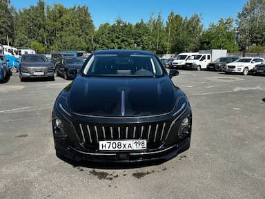 Hongqi E-QM5