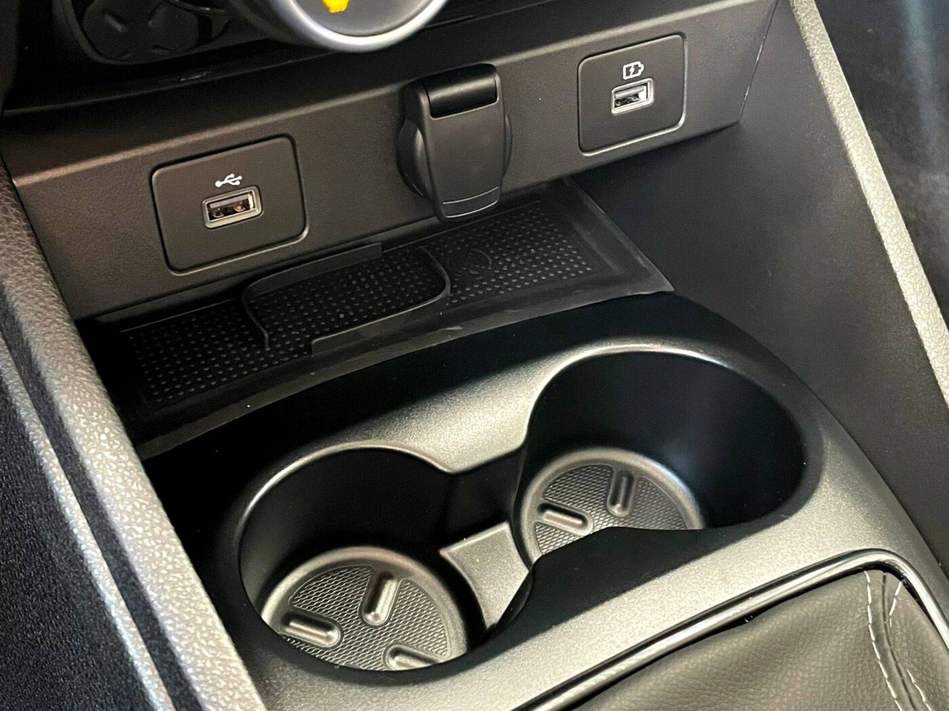 Lada Vesta Cross Life 1.6 106hp 5MT