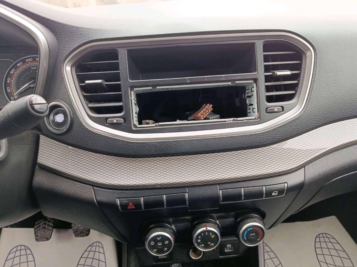 Lada Vesta седан,  136 646 км, 2023 года в лизинг