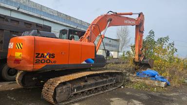 HITACHI ZX200LC-5G