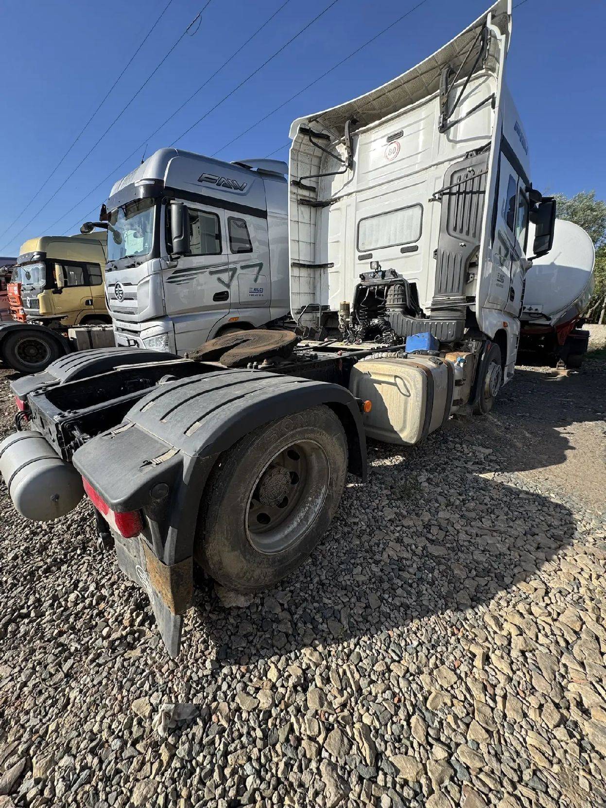 FAW CA4180P77K25E5 4x2,  355 301 км, 2023 года в лизинг
