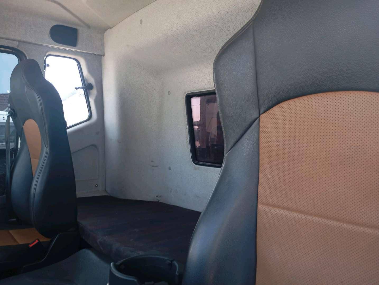 FAW CA3250P66K2T1E5 6х4,  126 011 км, 2023 года в лизинг